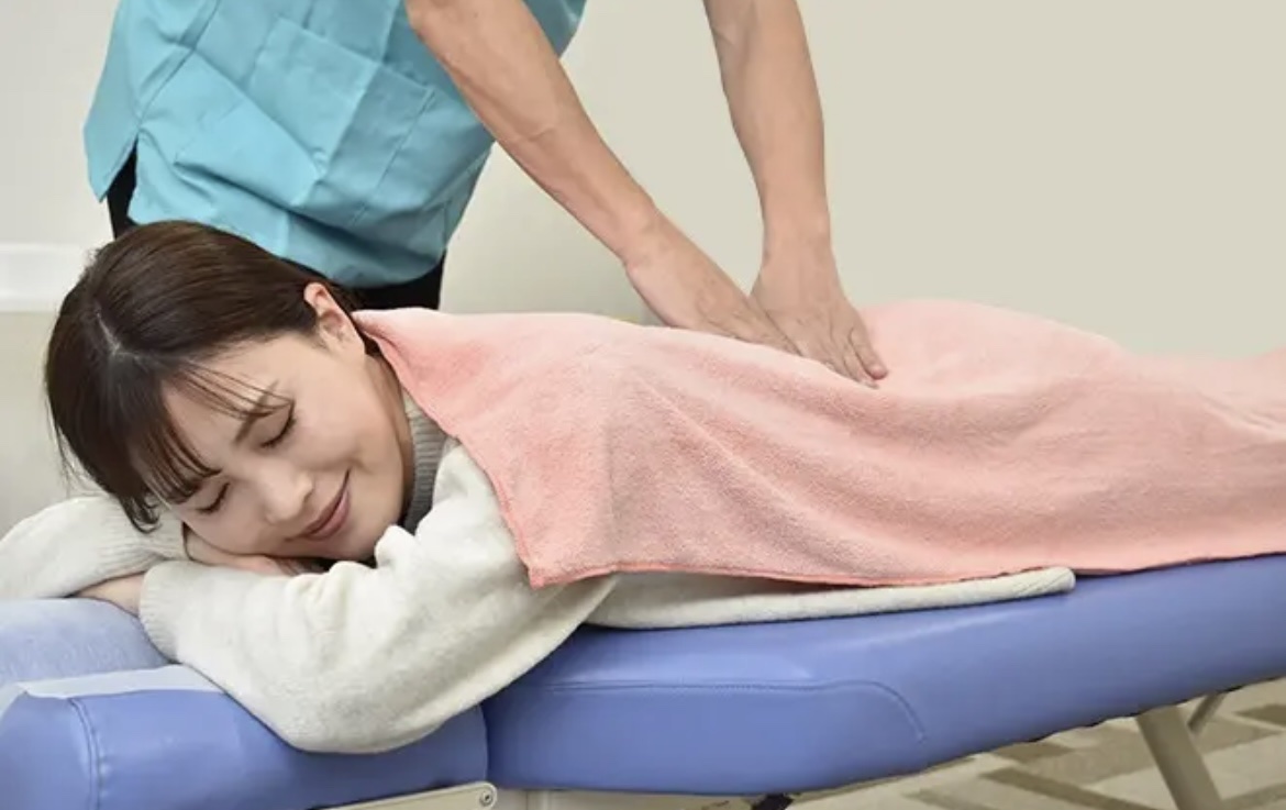 反り腰・腰椎の調整施術